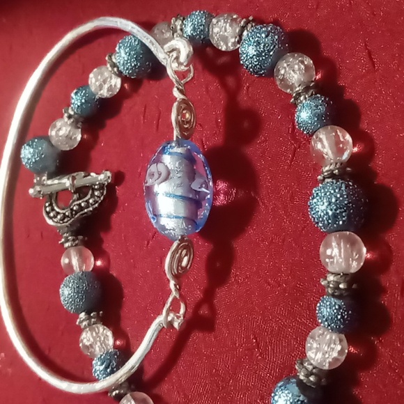 Glass beaded hook & loop sz 7.5 with a Beaded bracelet sz 8.0 - Picture 1 of 4